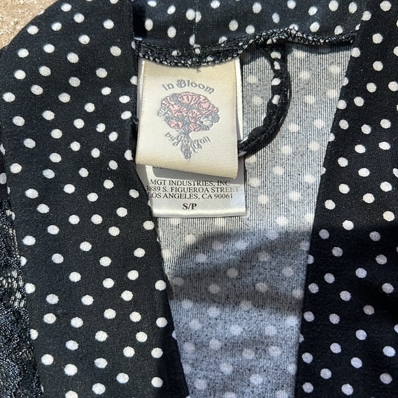 Beautiful Ladies In Bloom Robe - Picture 4 of 5